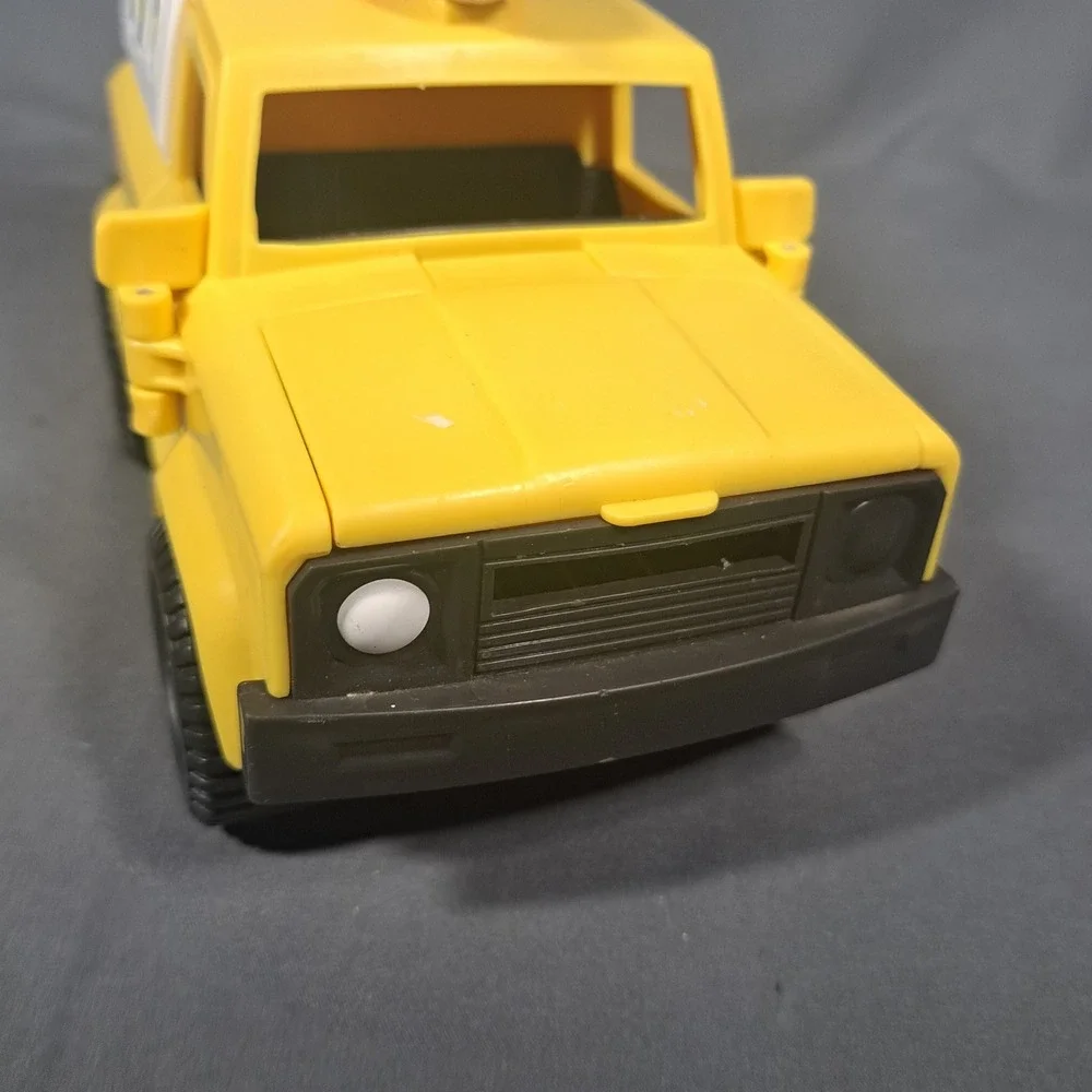 Disney Pixar Toy Story Pizza Planet Delivery Truck Mattel X4086 Yellow Toy Car
